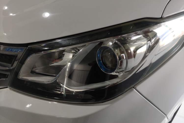 Used SAIC MAXUS G10 2018 PLUS 2.0T Automatic Smart Edition Left Front Headlight