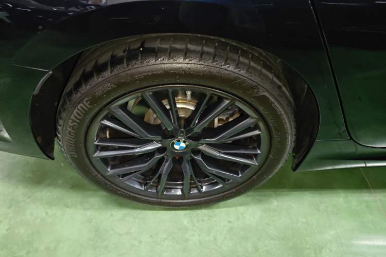 Used BMW 3 Series 2020 Restyled 325i M Sport Night Edition Package Right Rear Wheel Hub