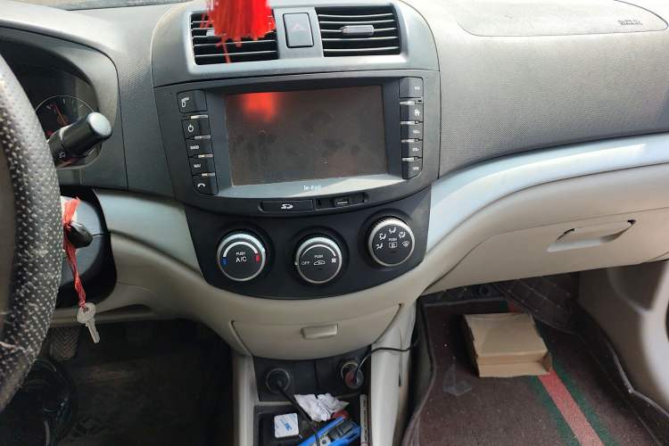 Used CHANGAN Alsvin V5 2012 1.5L Manual Dream Edition
