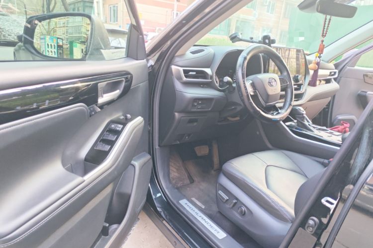 Used Toyota Highlander 2022 Dual-Engine 2.5L Four-Wheel Drive Prestige Version 7 Seats Driver Seat