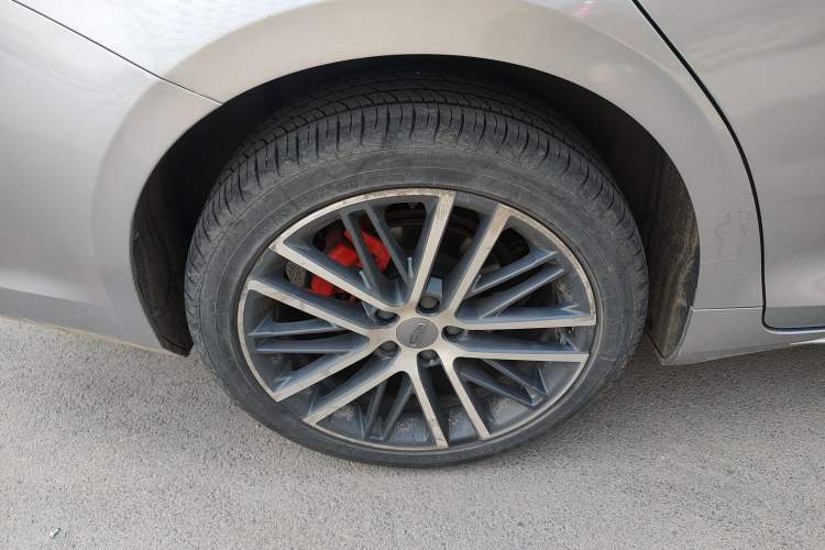 Used Geely Auto Preface 2021 Revised Version 2.0TD Luxury Edition Right Rear Wheel Hub