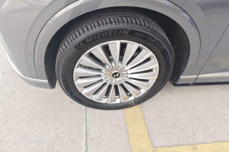 Used ONVO Luxeed L90 2025 Model—Max Six-Seater Version