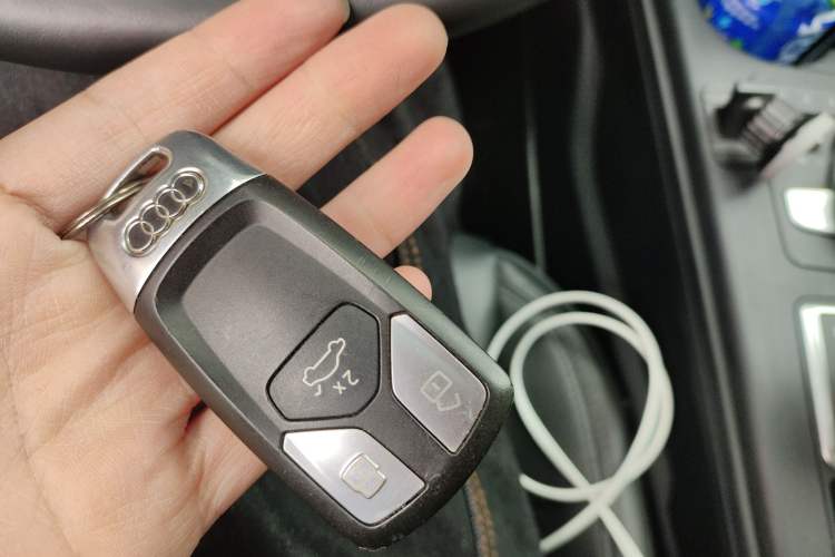 Used Audi A4L 2019 40 TFSI Fashion Edition China VI Emission Standard
