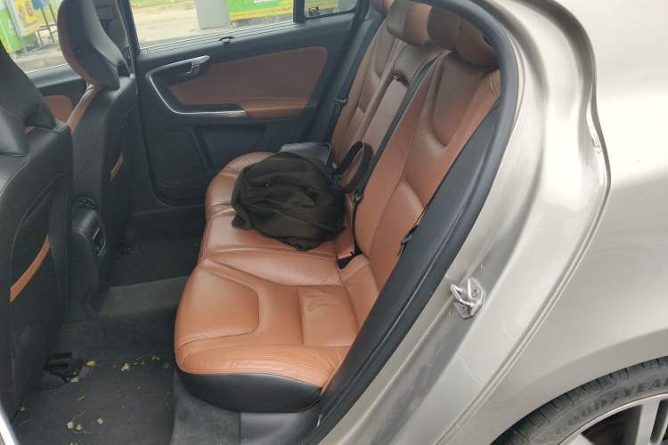 Used Volvo S60 2014 S60L T5 Smart Upgrade Edition
