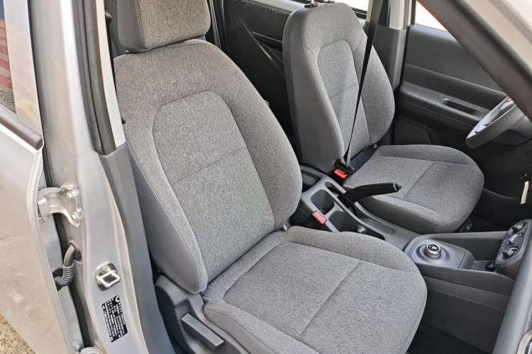 Used Wuling Hongguang New Energy 2024 All-Electric Model 300KM Practical Version