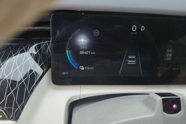 Used Zeekr 009 2022 WE Edition Odometer Close Up