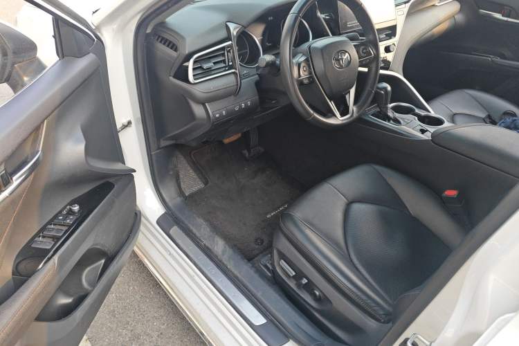 Used Toyota Camry 2023 2.0G Luxury Edition