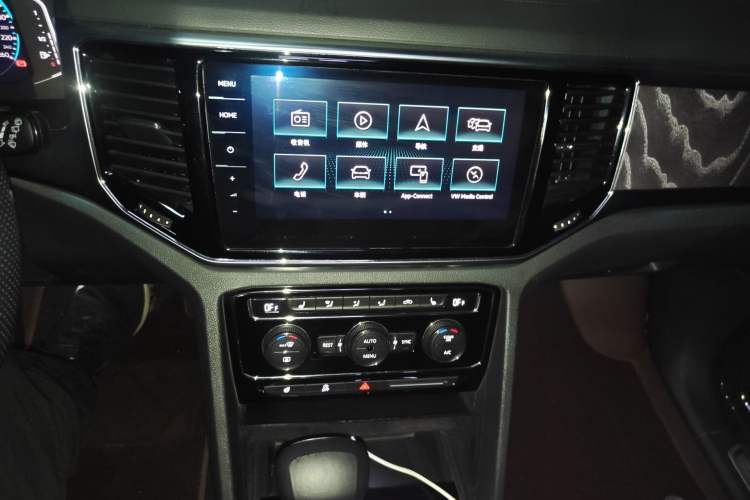 Used Volkswagen Teramont 2020 Revised Version 380TSI Four-Wheel Drive Flagship Edition Audio And AC Panel