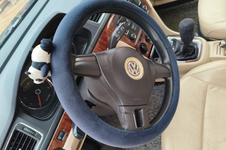 Used Volkswagen Lavida 2013 1.6L Manual Comfort Edition
