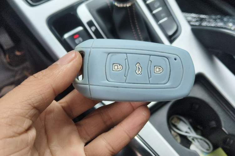 Used Geely Auto Emgrand X7 Sport 2016 1.8TD Automatic ZhiZun Version
