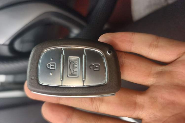 Used Hyundai Elantra (5th Generation / Langdong) 2015 1.6L Automatic Leading Model