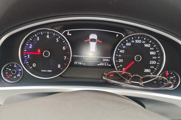 Used Volkswagen Touareg 2014 3.0 TSI New Edition Instrument Cluster