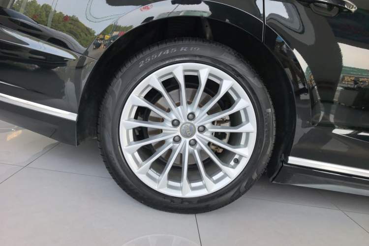 Used Audi A8 2019 Plus A8L 50 TFSI quattro Comfort Model Exterior 5