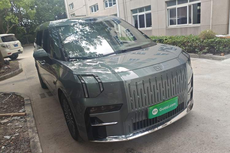 Used Zeekr 009 2024 Six-Seat Executive Version 4WD 108 kWh