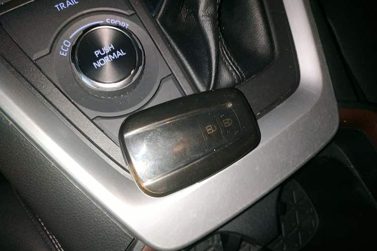 Used Toyota RAV4 2022 Dual-Engine 2.5L E-CVT Four-Wheel Drive Elite Plus Edition
