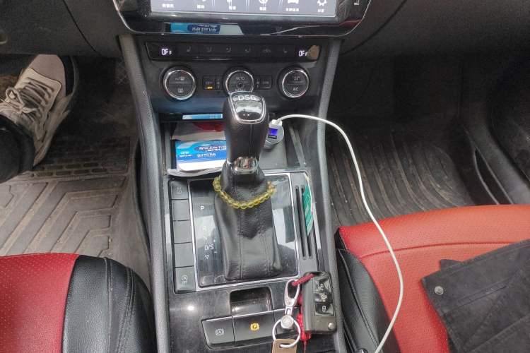 Used Skoda Superb 2018 TSI280 DSG Comfort Edition China V Standard Gear Lever