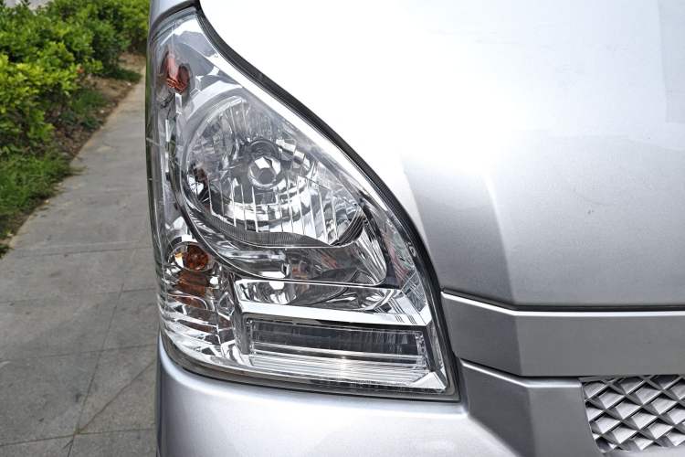 Used Wuling Rongguang 2021 1.5L Extended Basic Window-Sealed 5-Seat L3C Car Right Front Headlight