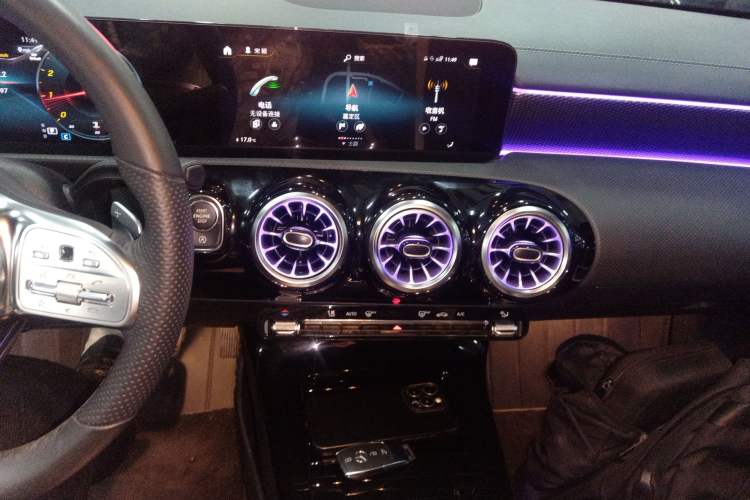 Used Mercedes-Benz A-Class 2022 Revised Version A 200 L Sport Sedan Fashionable Style
