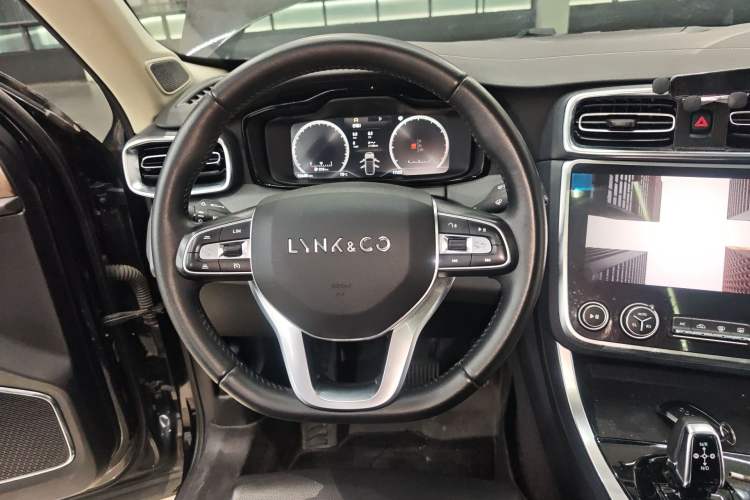 Used Lynk & Co 01 2019 2.0T Two-Wheel-Drive Pro Version China VI Standard Steering Wheel