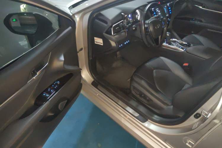 Used Toyota Camry 2019 2.0G Luxury Edition China VI Standard