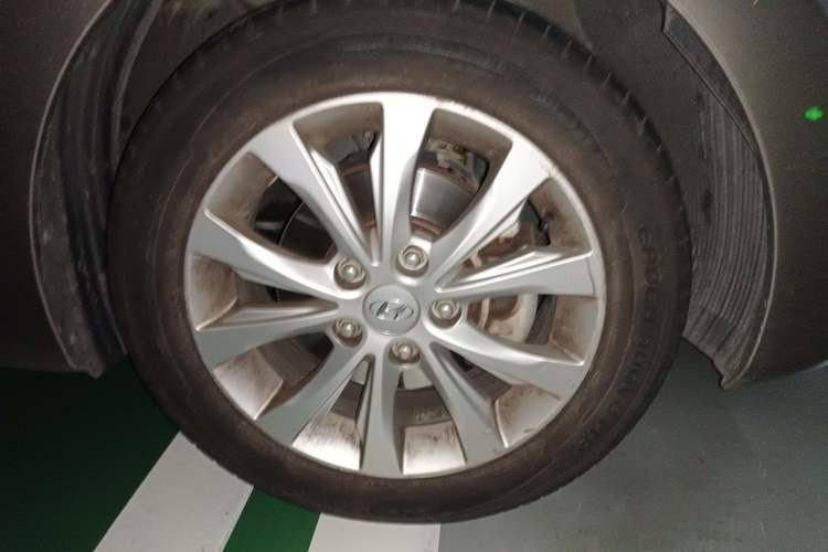 Used Hyundai Elantra (5th Generation / Langdong) 2016 1.6L Automatic Smart Version