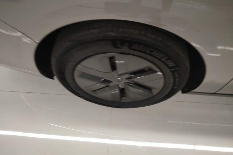 Used Li Auto MEGA 2024 Ultra Model
