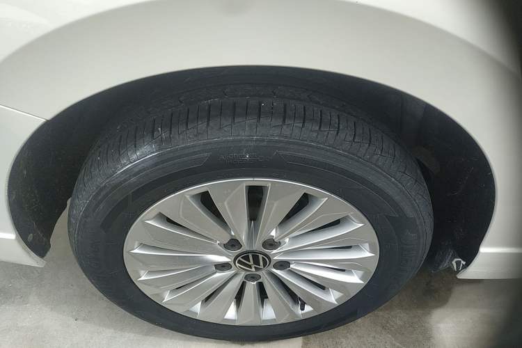 Used Volkswagen Lavida 2021 280TSI DSG Comfort Edition Right Rear Wheel Hub
