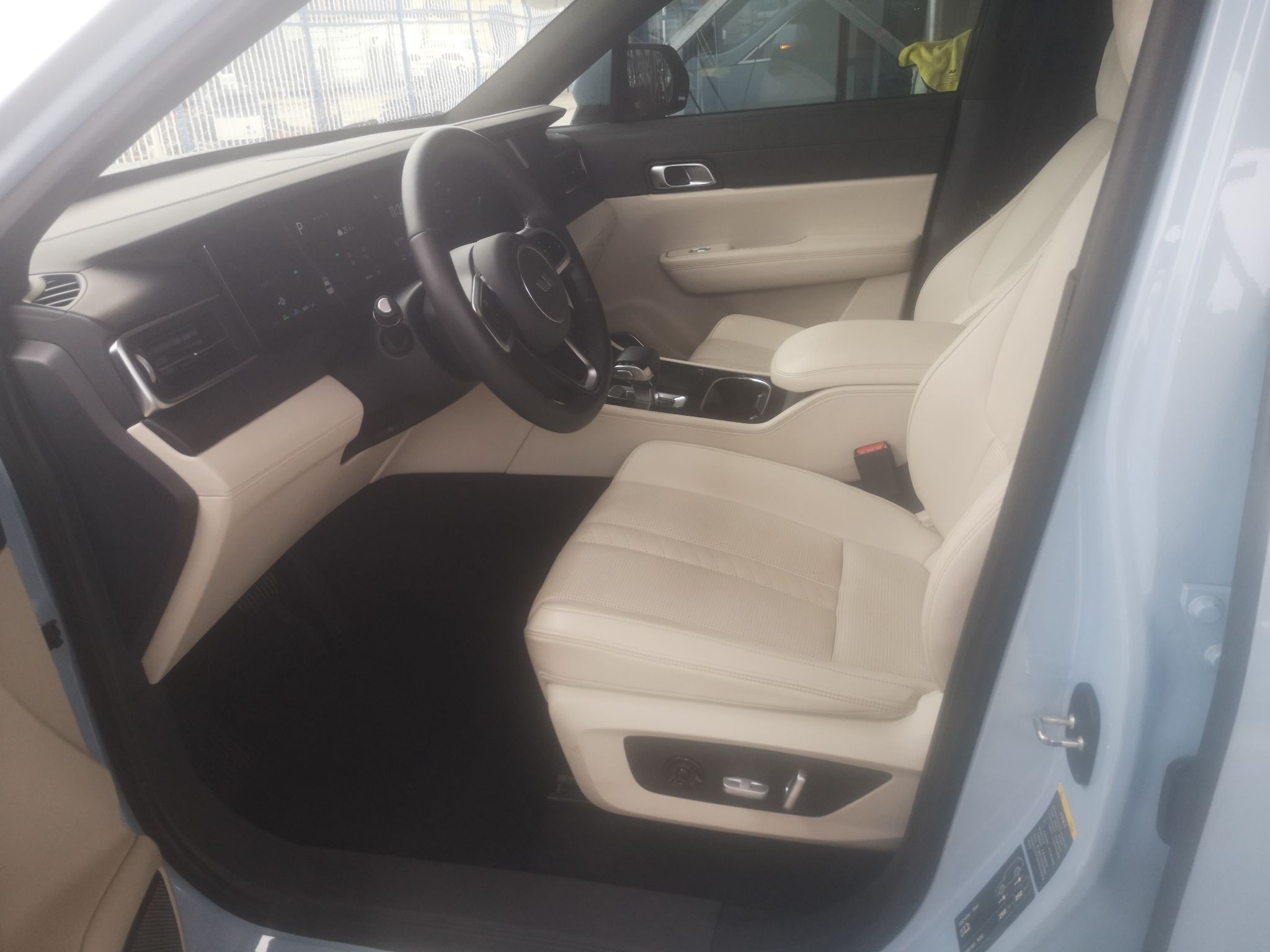 Переднее сиденье в автомобиле