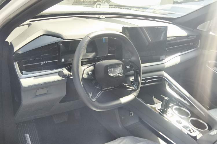 Used Geely Auto Emgrand X7 Sport 2026 Model 1.5TD Aspirational
