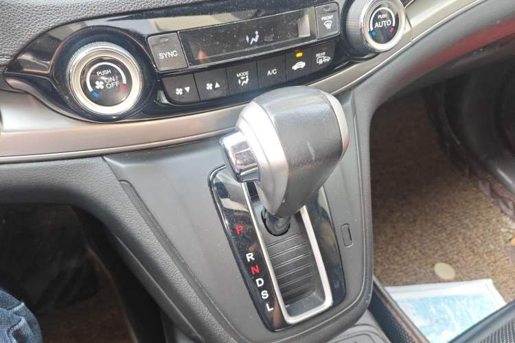 Used Honda CR-V 2015 2.4L four-wheel drive luxury version
