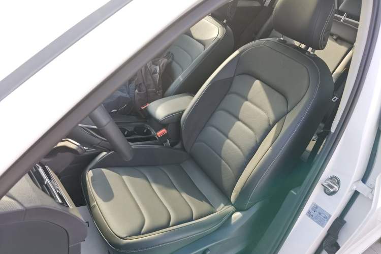 Used Volkswagen Tiguan L 2021 330TSI Automatic Two-Wheel Drive Smart Edition Left Front Seat