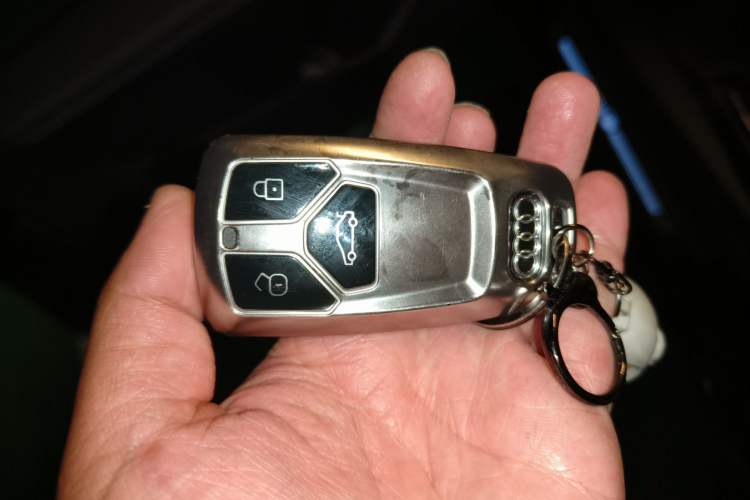 Used Audi Q5L 2024 40 TFSI Luxury Dynamic Edition Vehicle Key