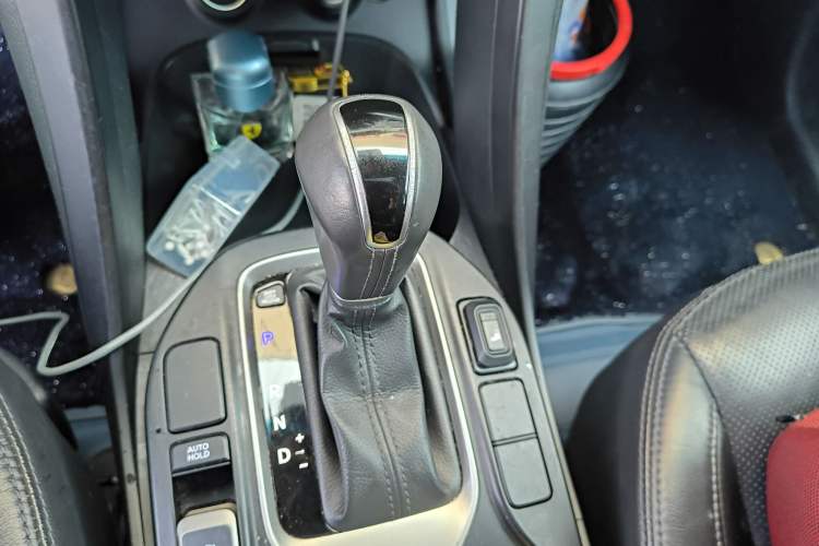 Used Hyundai Santa Fe 2015 2.0T Automatic Two-Wheel Drive Smart Version 5 Seats