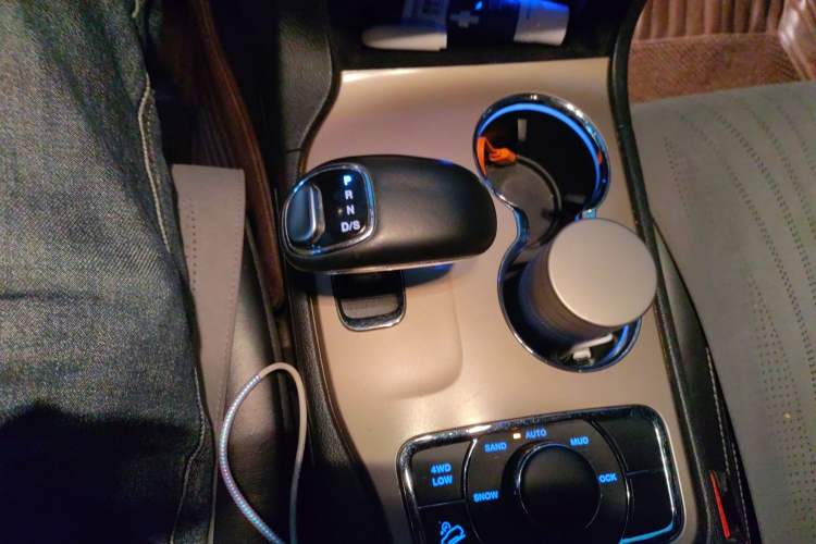 Used Jeep Grand Cherokee 2014 3.0TD Diesel Comfort Navigation Version Gear Lever