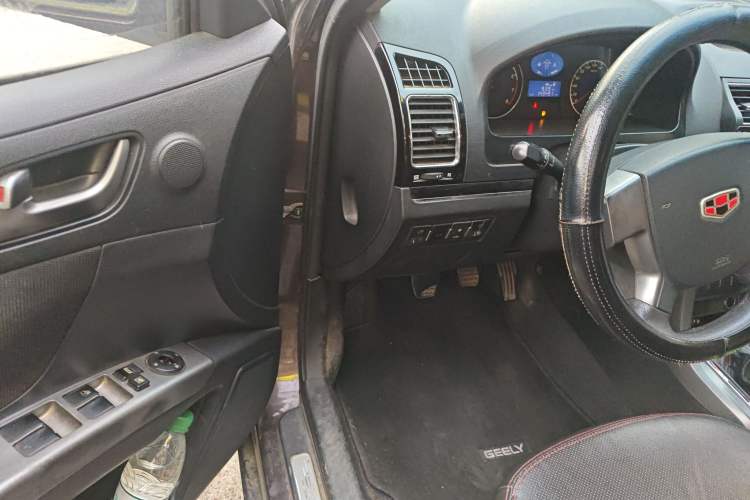 Used Geely Auto Classic Emgrand 2013 Hatchback 1.5L Manual Elite Model