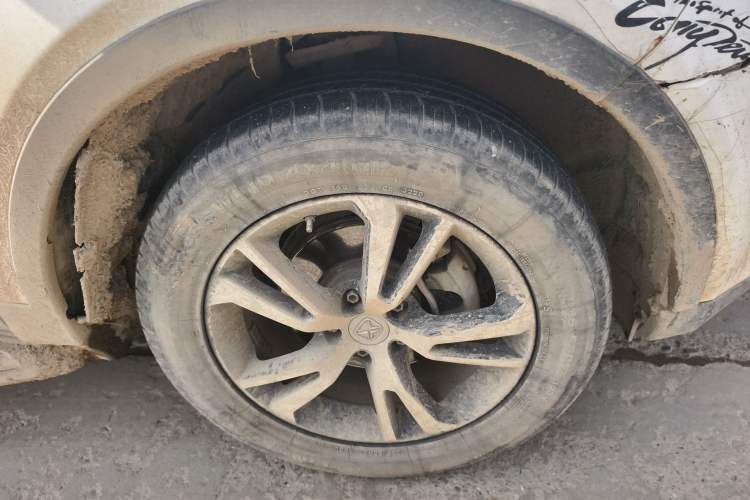 Used JMC Yusheng S330 2016 1.5L GTDi Automatic Two-Wheel Drive Fashion Edition Right Front Wheel Hub