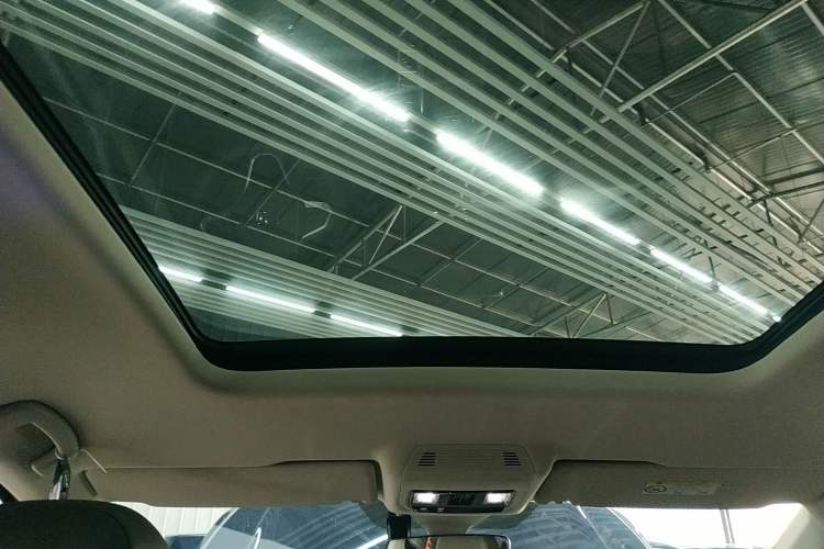 Used Volkswagen Viloran 2024 380TSI Luxury Edition Headliner