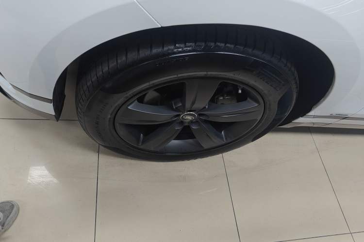 Used Land Rover Range Rover Velar 2019 250 PS R-DYNAMIC S