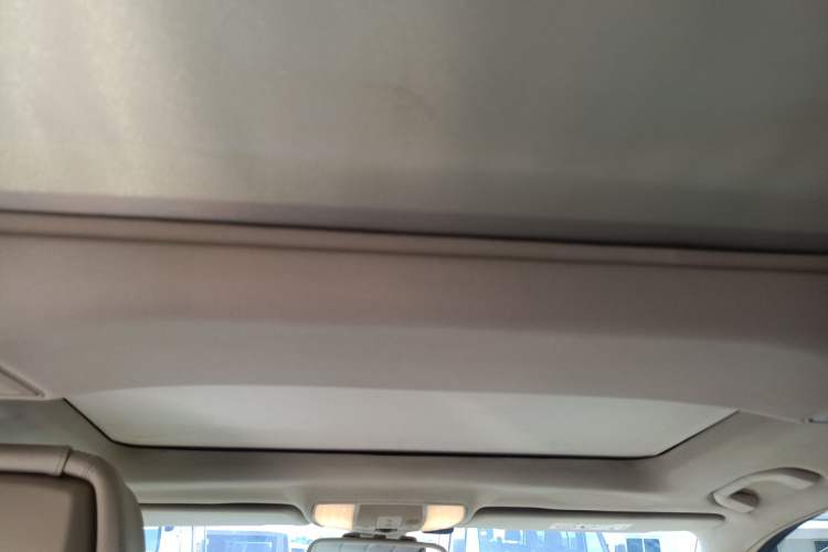 Used Mercedes-Benz E-Class 2015 E 260 L Headliner