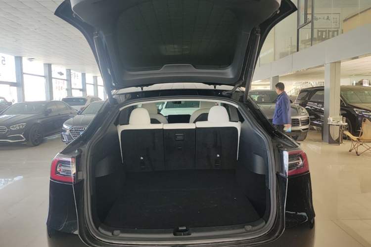 Used Tesla Model Y 2022 Rear-Wheel-Drive Version