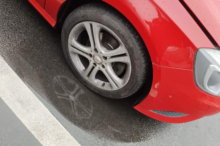 Used Mercedes-Benz A-Class 2013 A 200 Urban Edition Right Front Wheel Hub