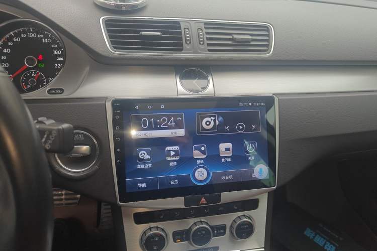 Used Volkswagen Magotan 2012 Travel Edition 2.0 TSI 4x4 Comfort Version Audio And AC Panel