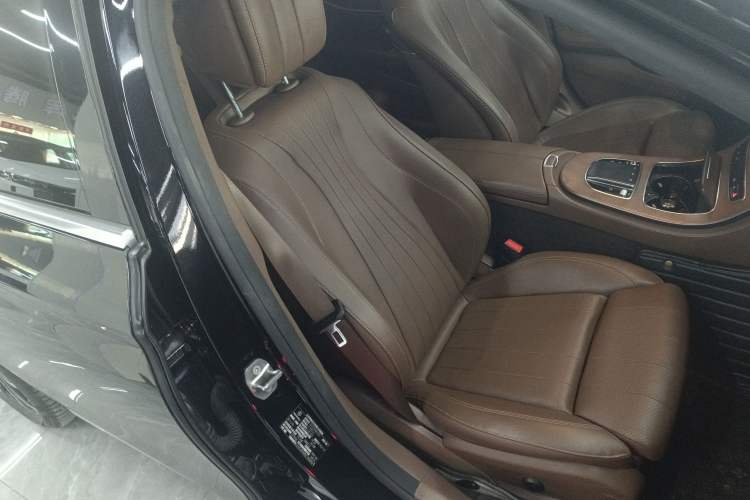 Used Mercedes-Benz E-Class New Energy 2022 Facelift E 350 e L Plug-in Hybrid Sedan Right Front Seat