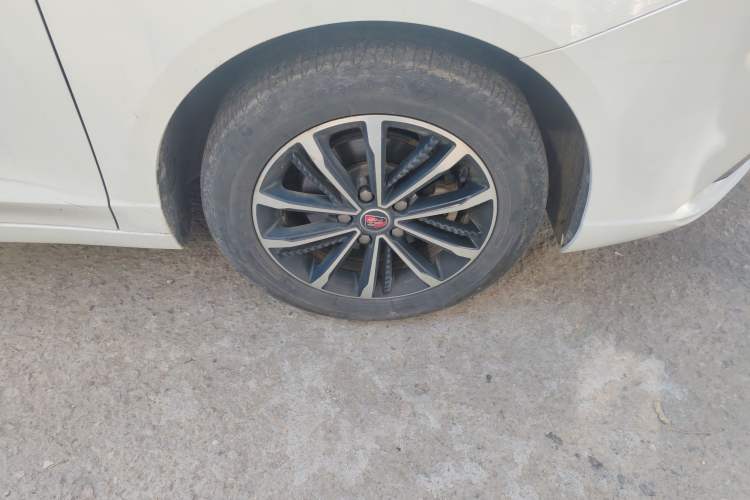 Used Roewe i5 2020 1.5L Automatic 4G Connect Luxury Flagship Edition
