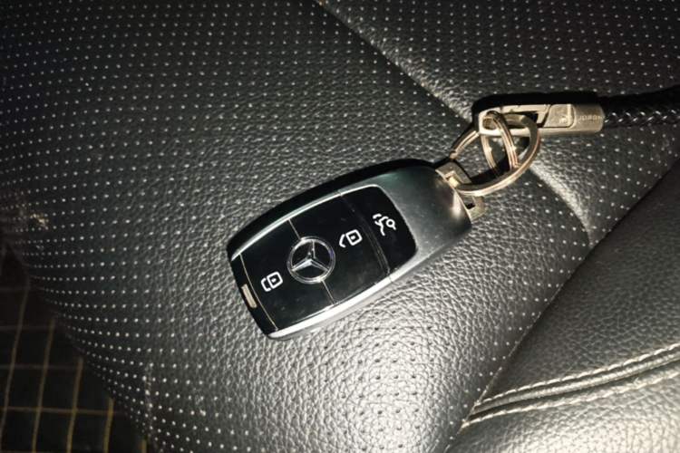 Used Mercedes-Benz E-Class 2018 Restyled E 300 L Sporty and Stylish Edition Vehicle Key