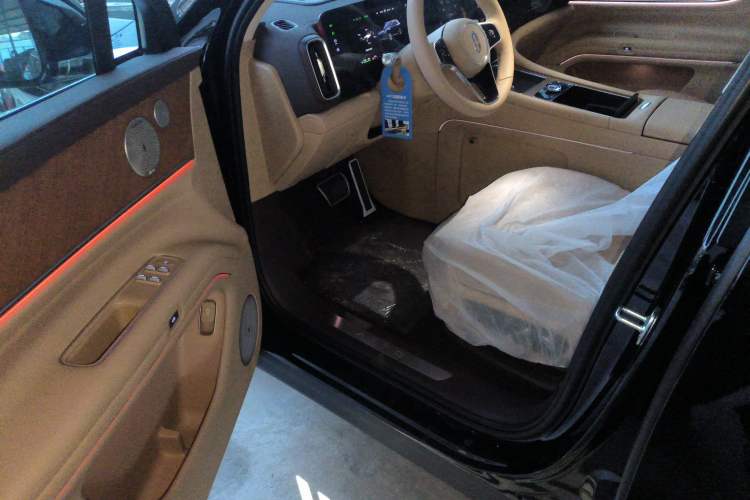 Used Hima AITO M9 2025 Extended-Range Ultra Version 52 kWh 6-Seater