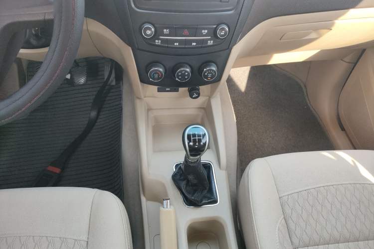 Used Wuling Hongguang 2015 1.5L S1 Standard China V-Emission Standards