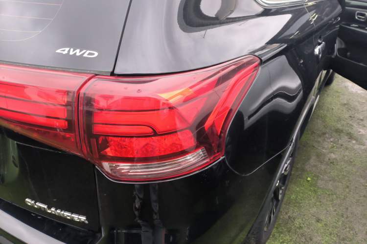 Used Mitsubishi Outlander 2020 2.4L 4x4 Zhi Xiang Edition 7-Seater
