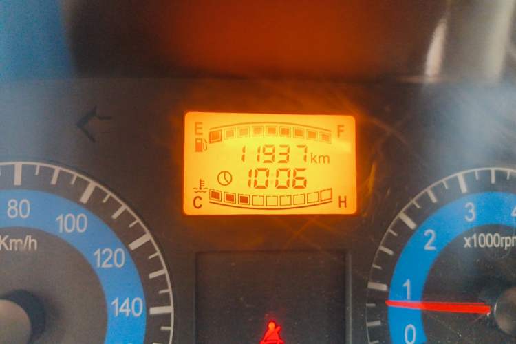 Used Dongfeng Xiaokang V27 2011 1.3L Base Version Extended Edition BG13-20 Odometer Close Up