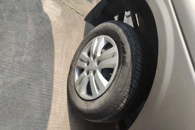 Used FORTHING Lingzhi 2023 M5L 1.6L Base Model 5 Seats
